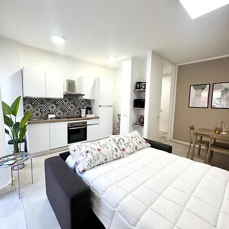 Casa Vittoria - Tra Maggiore E Centro Citta Apartamento