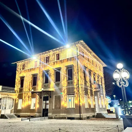 アパート Casa Vittoria - Tra Maggiore E Centro Citta ルイーノ
